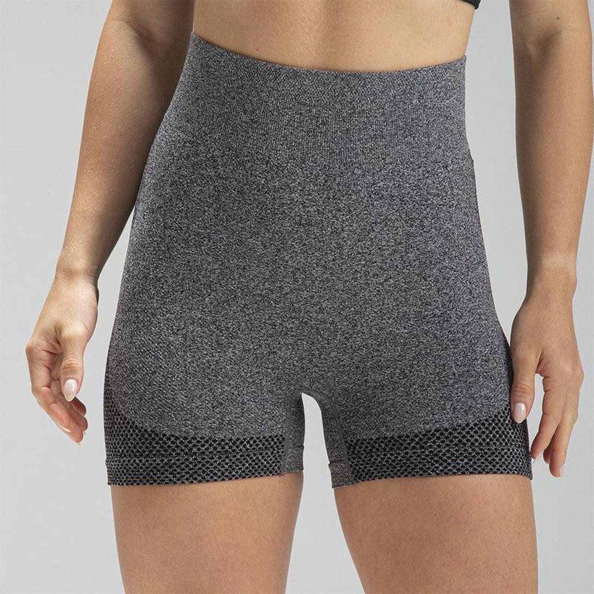 Short seamless Alpha Co
